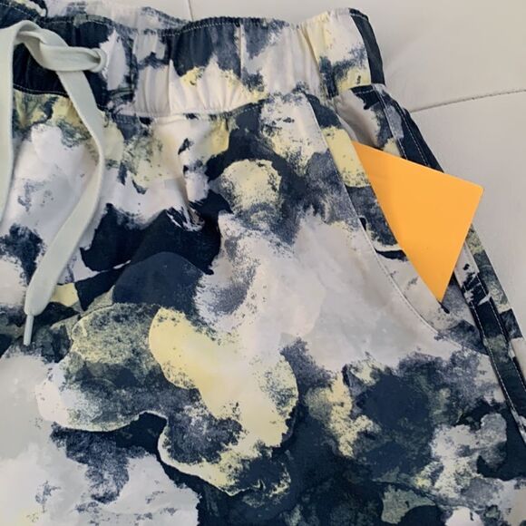 Slazenger Women’s Golf Skirt with Attached Shorts. Size XS - Picture 6 of 8